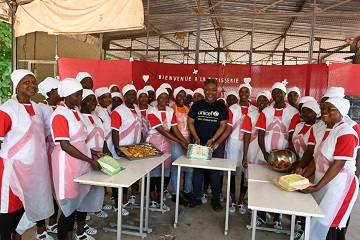 Côte d'Ivoire / « Girl Power » : le styliste Gilles Touré à la rencontre des jeunes filles en formation dans le nord du pays