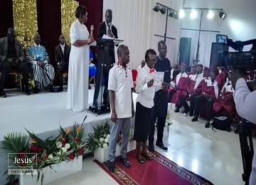 Côte d'Ivoire / Cérémonie de Remise de diplômes à l'Ecole Biblique Living Water Ministrie : les Etudiants de la 27ème édition, baptisée Génération Choisie